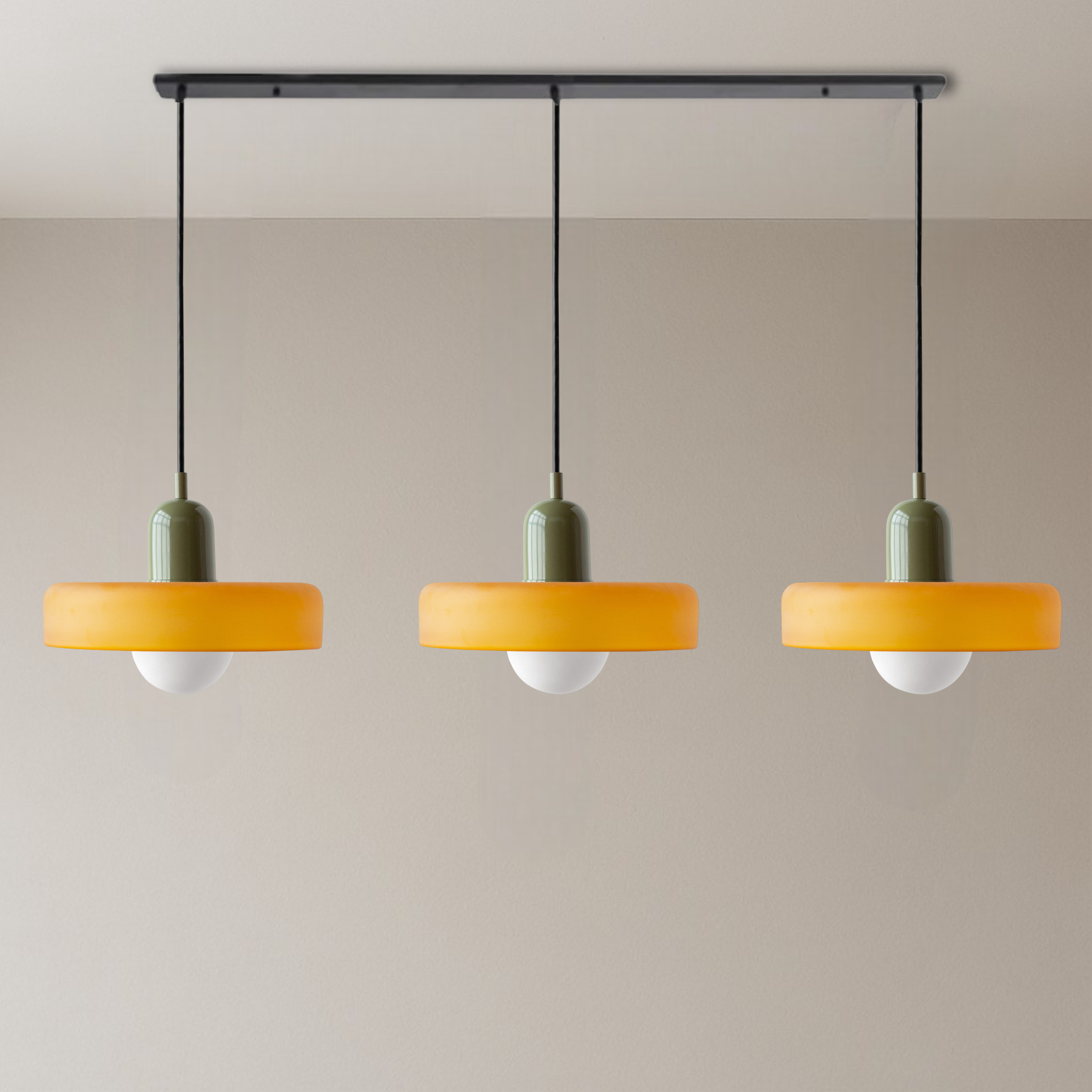 Suspension Bauhaus à 3 têtes en verre coloré
