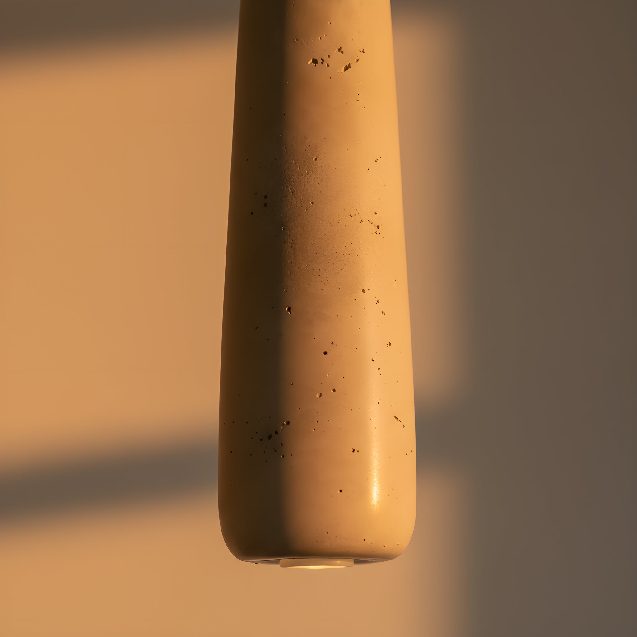 Lampe pendante en forme de crayon