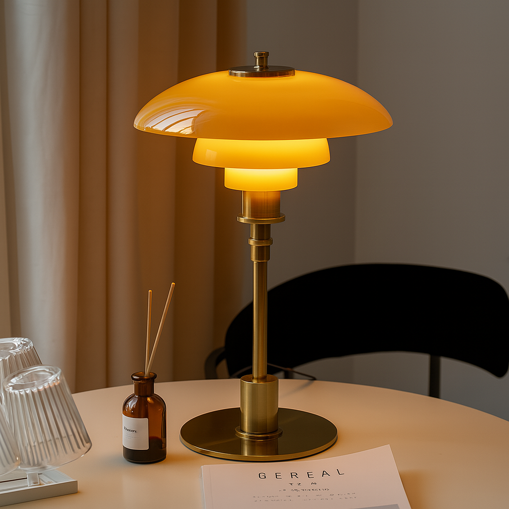 Lampe à poser de designer danois