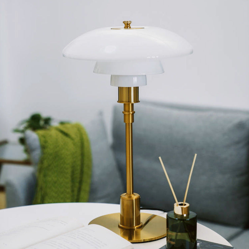 Lampe à poser de designer danois