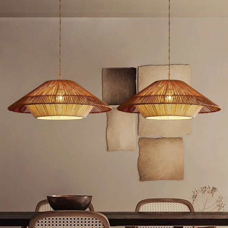 Lampe pendante en bambou tressé