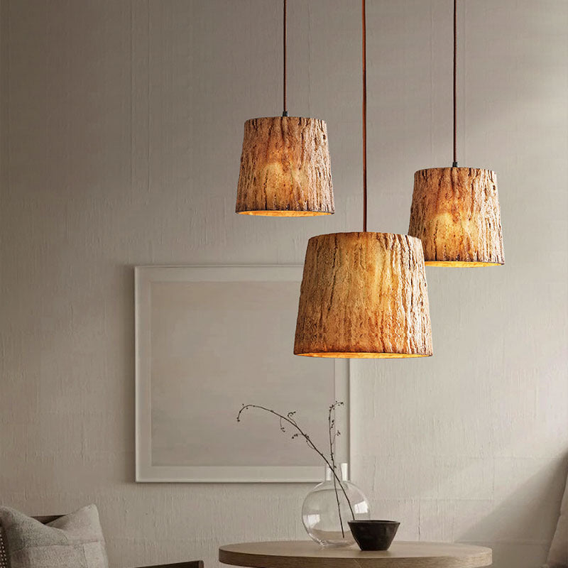 Lampe pendante en rondins de bois