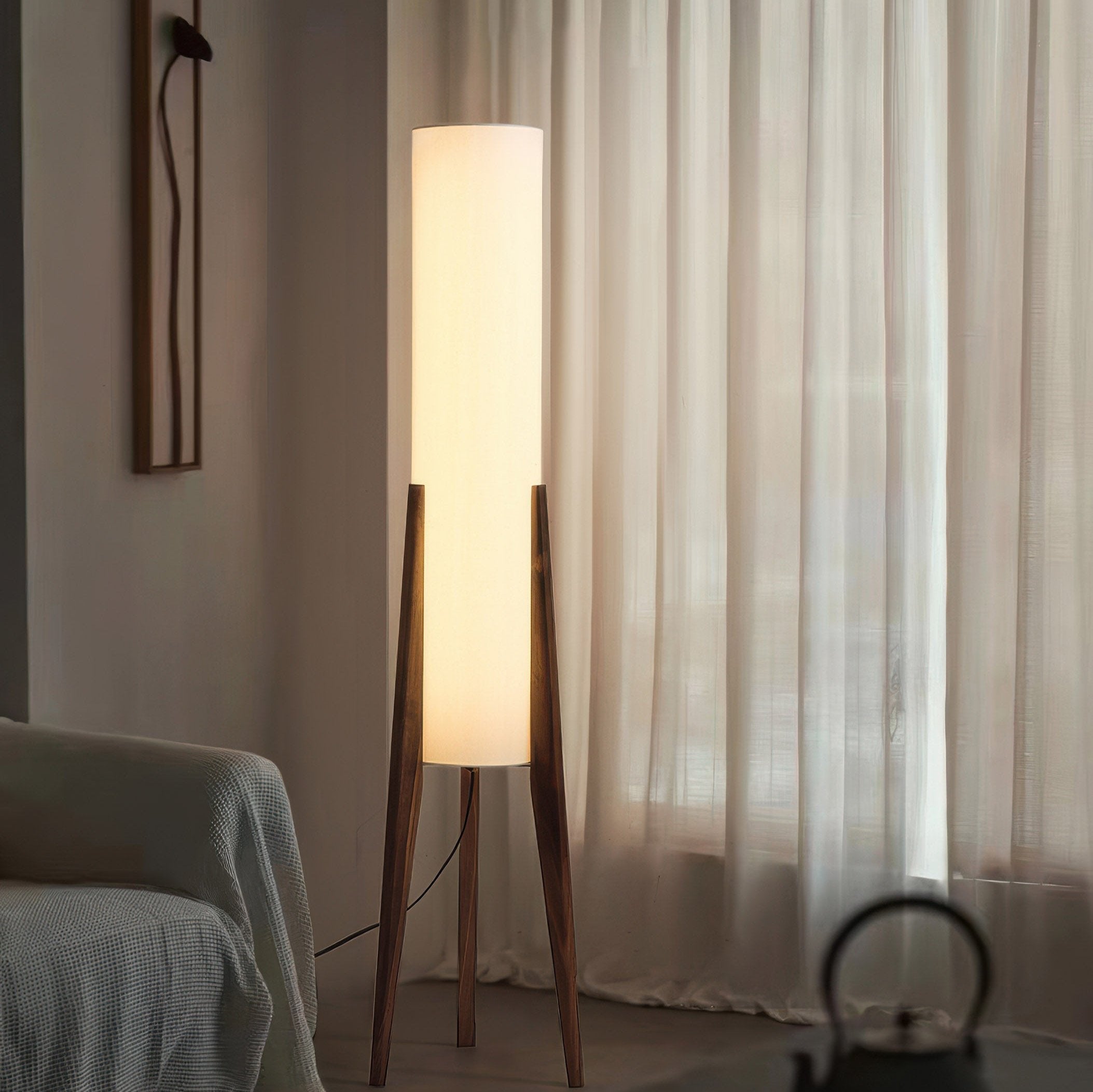 Lampadaire en noyer massif