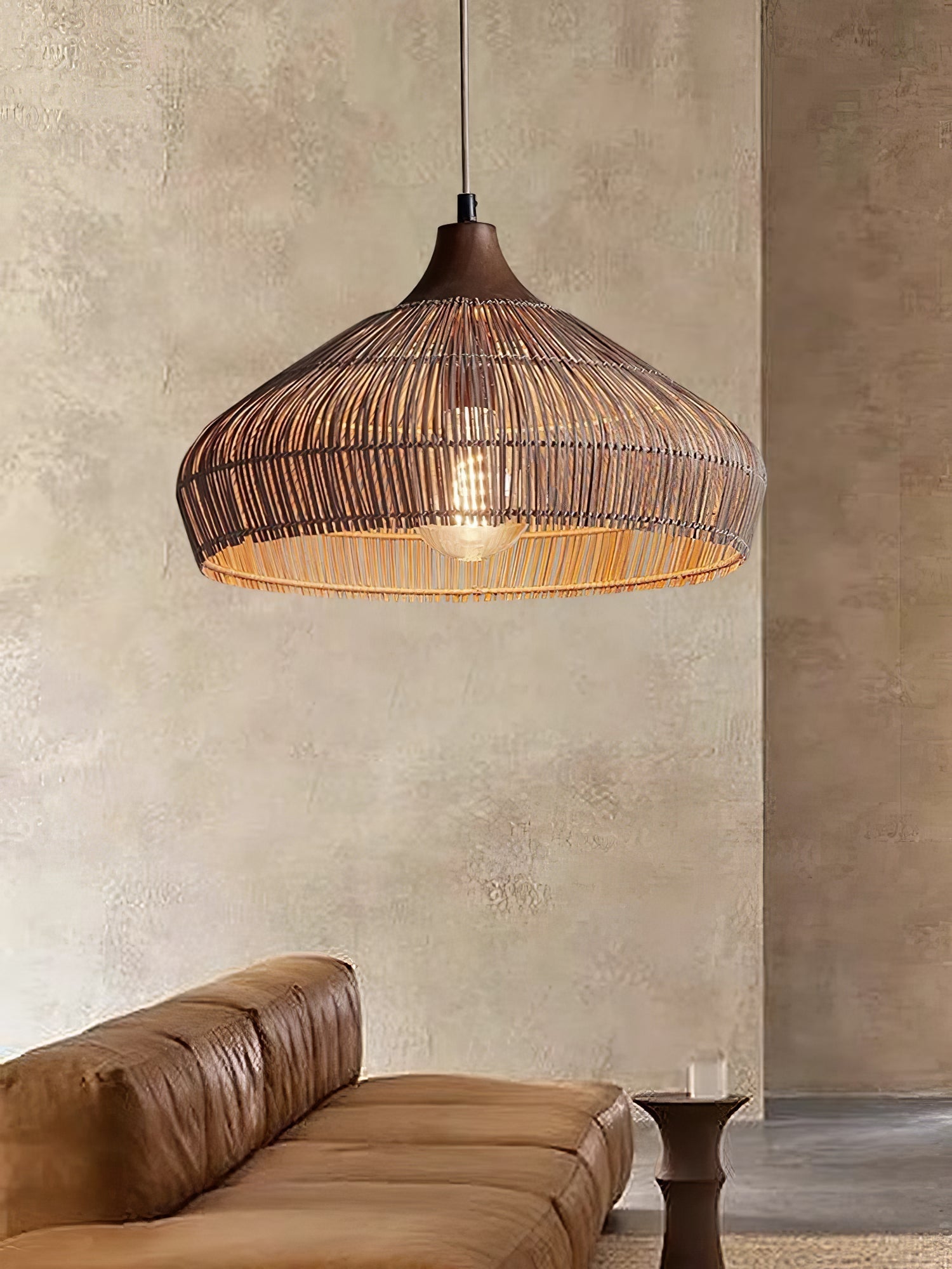 Lampe suspendue en osier et rotin