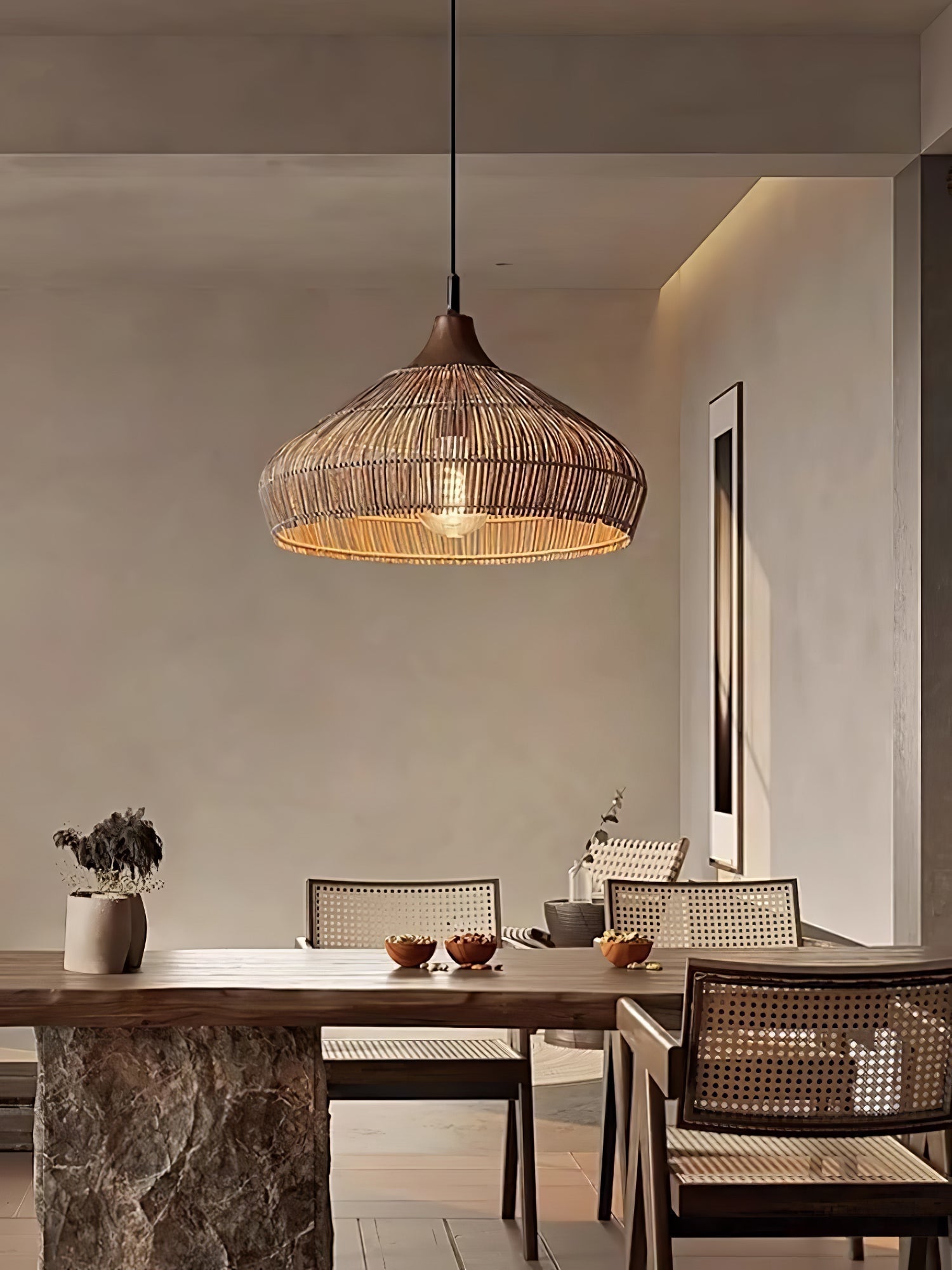 Lampe suspendue en osier et rotin