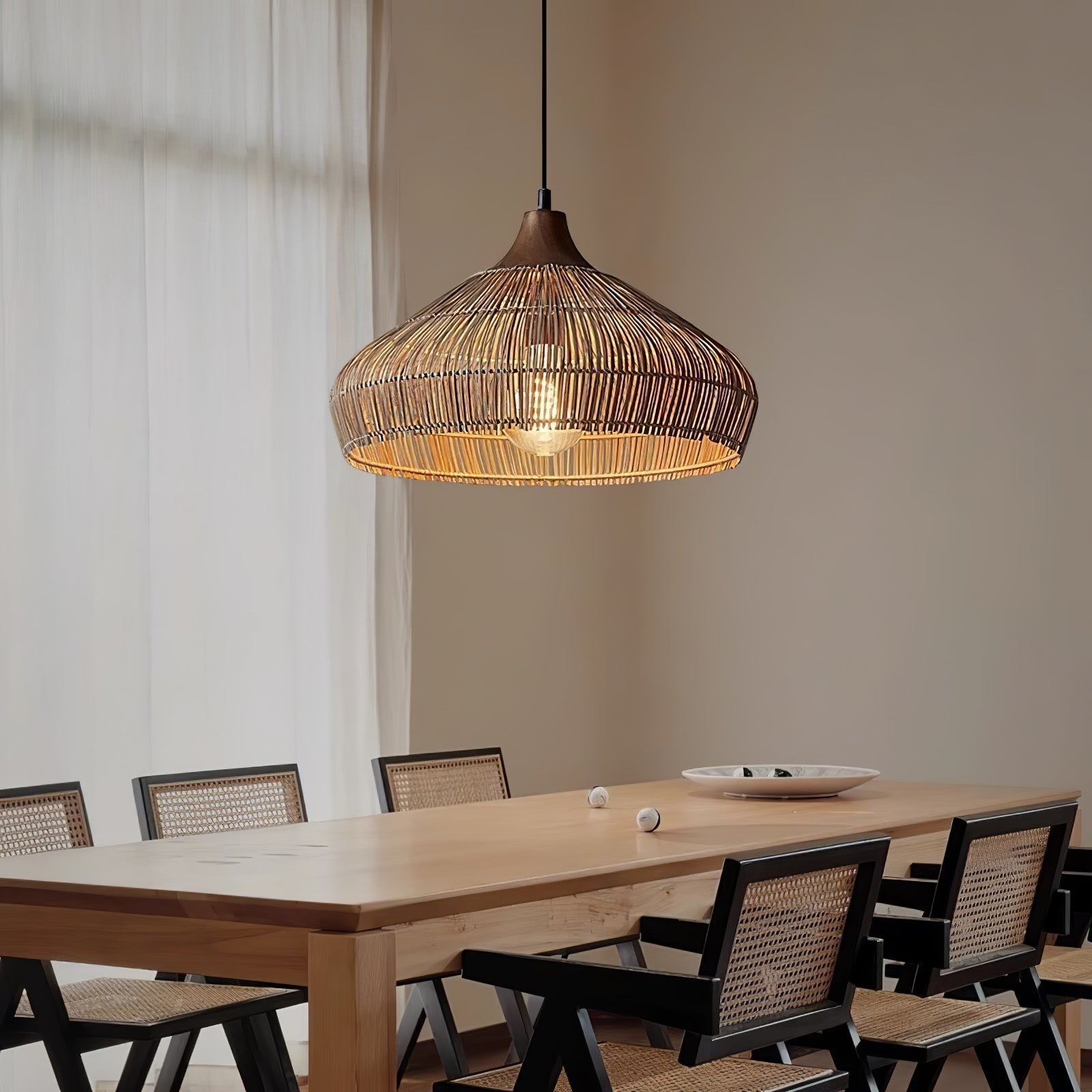 Lampe suspendue en osier et rotin