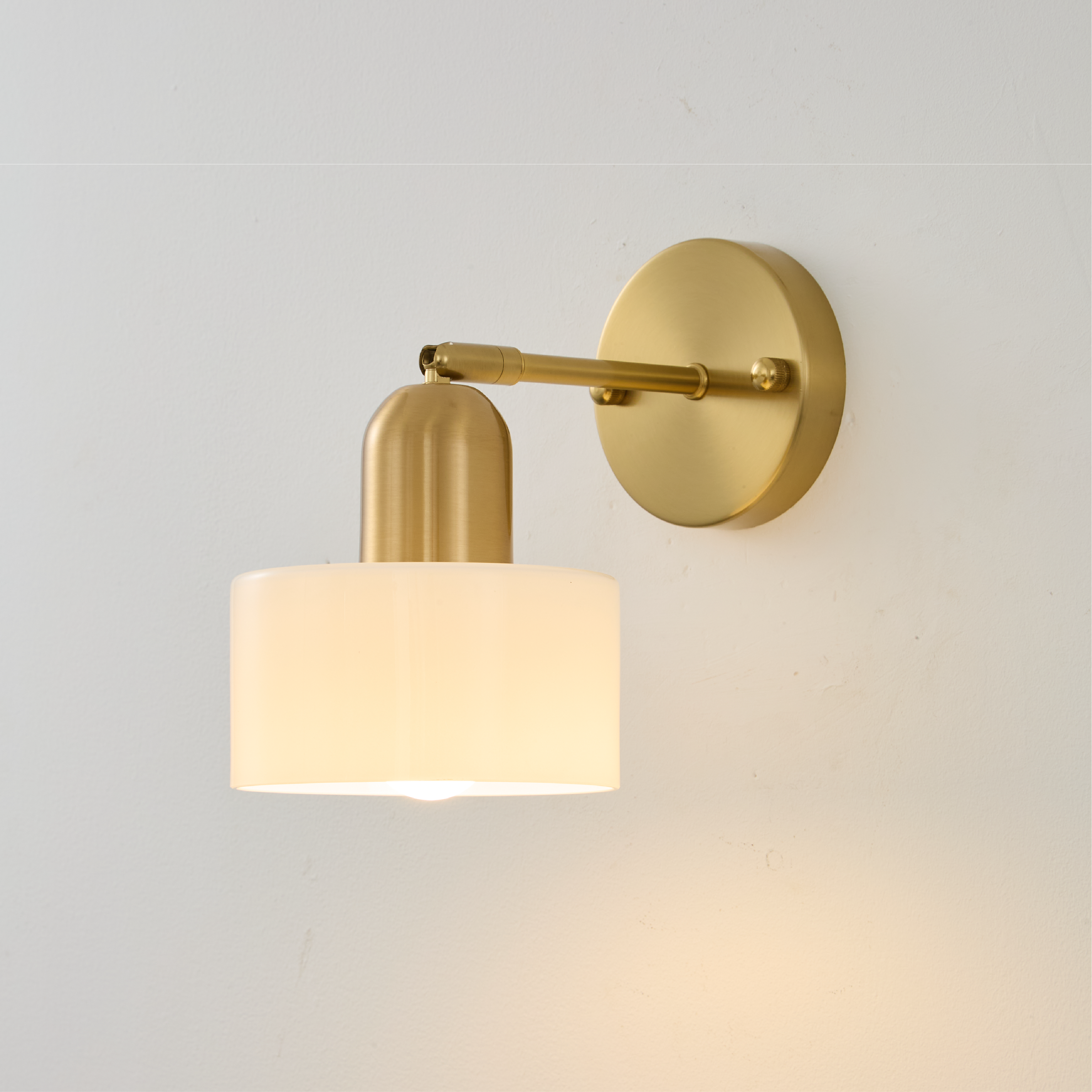 Applique Bauhaus en verre coloré