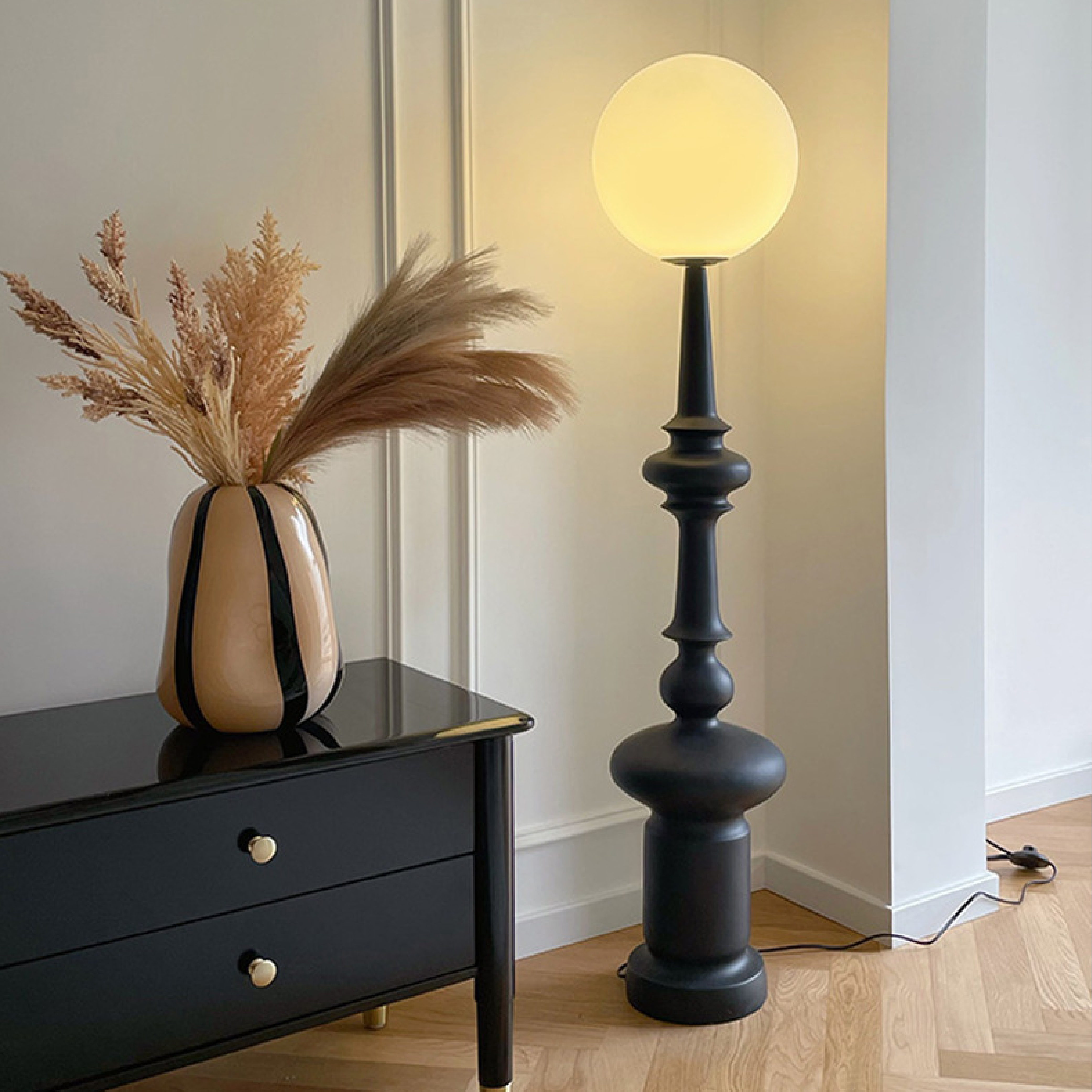 Lampadaire Bauhaus noir